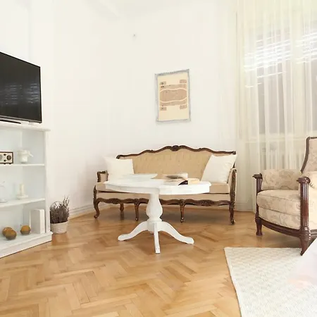 White Opera By Nux Cluj-Napoca