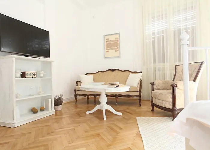 White Opera By Nux Cluj-Napoca