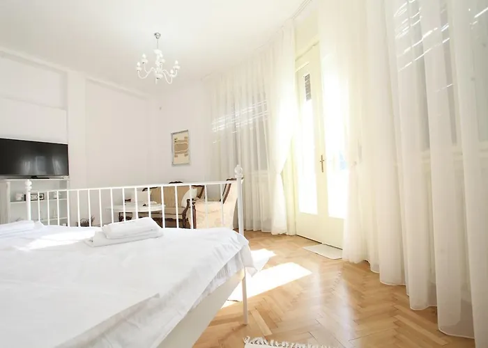 White Opera By Nux דירה